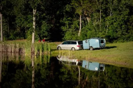 Maison Cricket : la caravane écolo chic Peau Ethique