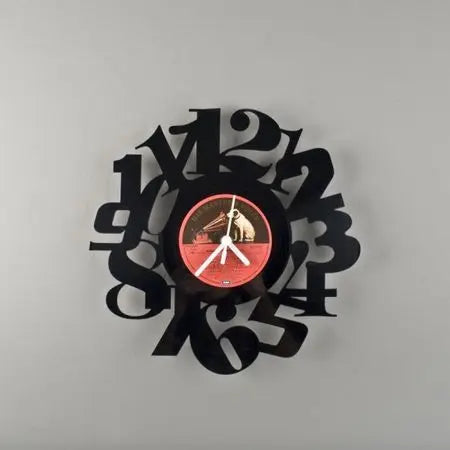 Recyclage : de vieux vinyles deviennent des horloges Peau Ethique