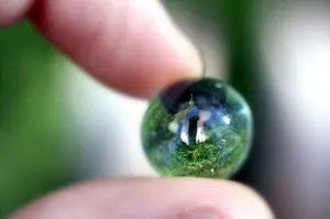 La Terre dans une bulle ou plus précisément dans une bille ! Peau Ethique