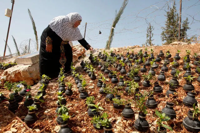 Palestiniennes et l’upcycling des bombes israéliennes Peau Ethique