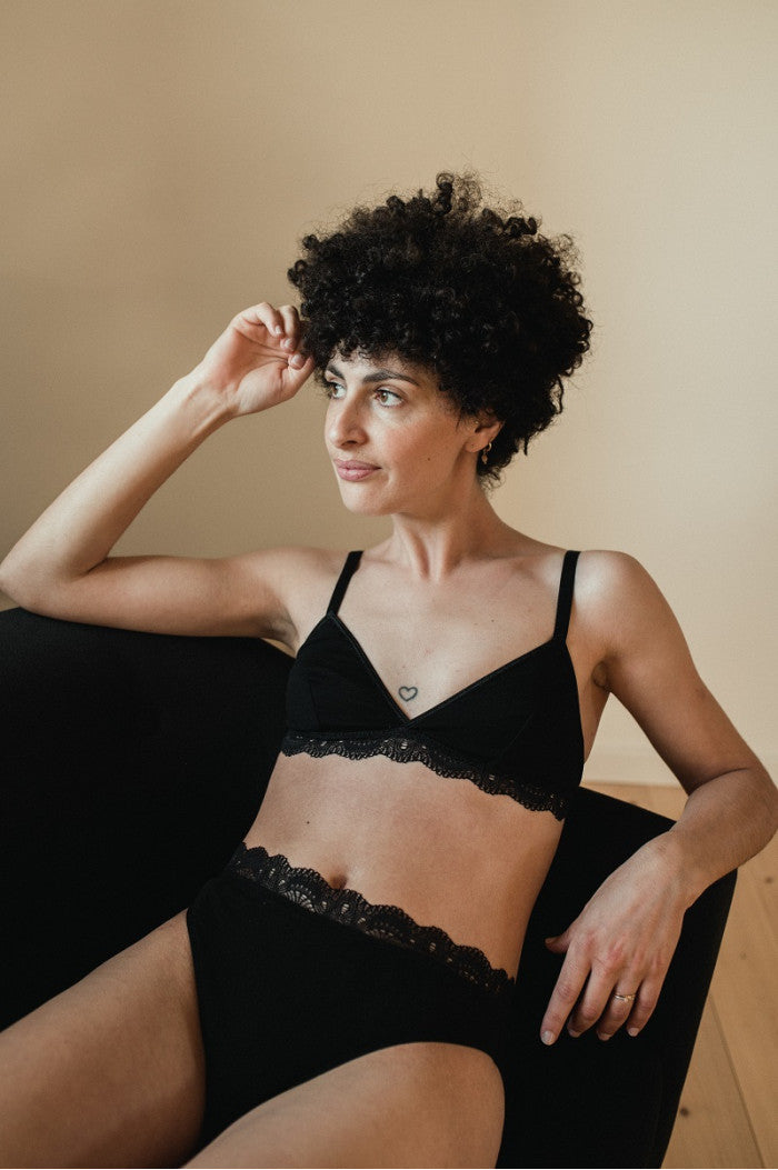 Brassière noire dentelle