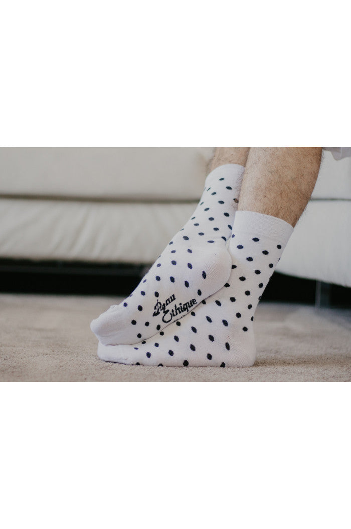 Chaussettes blanc pois noir