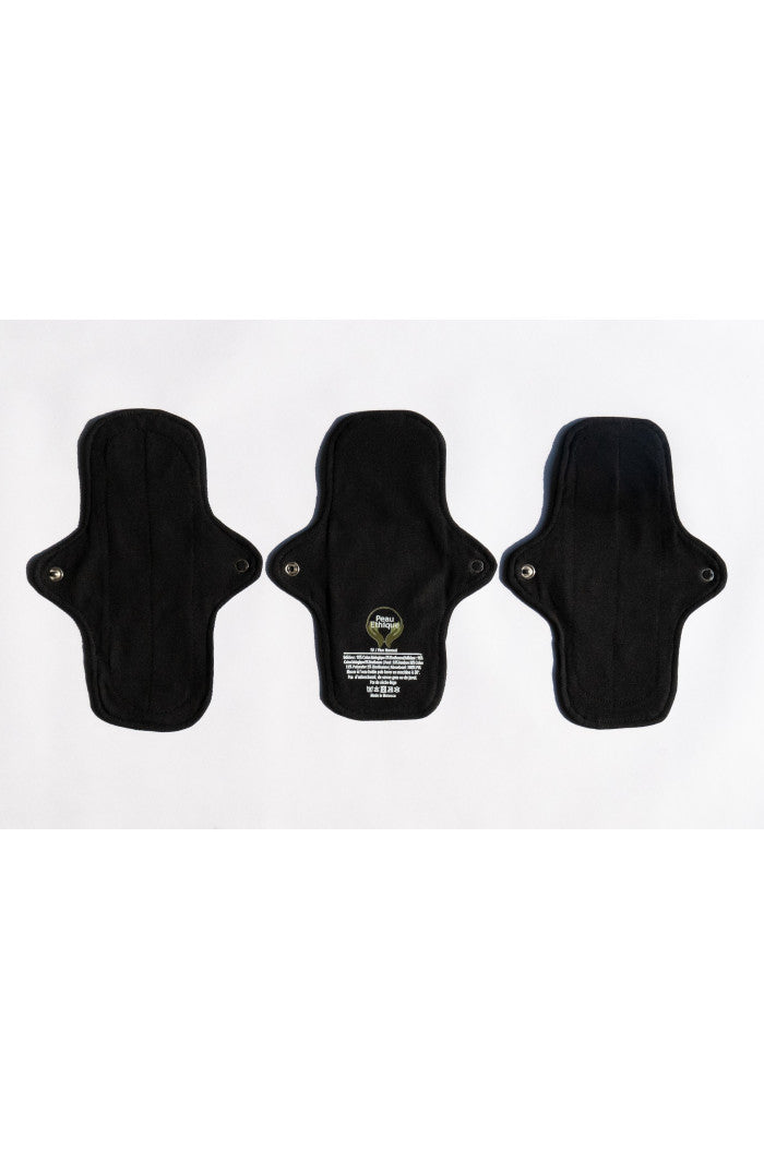 Serviette lavable en coton bio noire pour regles.