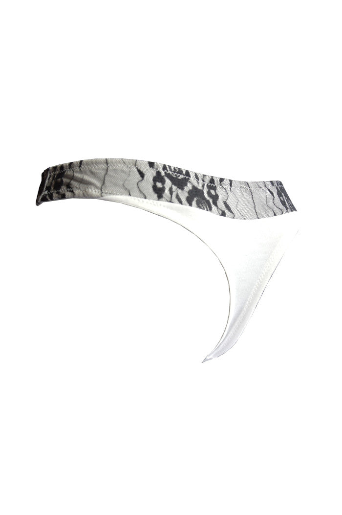 String Dentelle Sublime Blanc Cassé