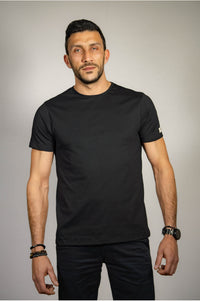 teeshirt col rond homme, teeshirt noir, teeshirt sous chemise, teeshirt basique